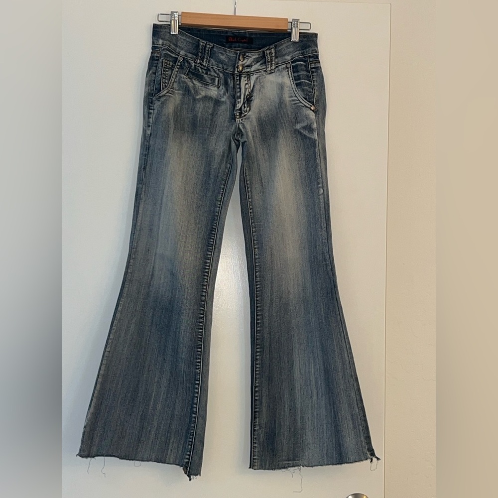 Women's Flared Jeans in Distressed Gray